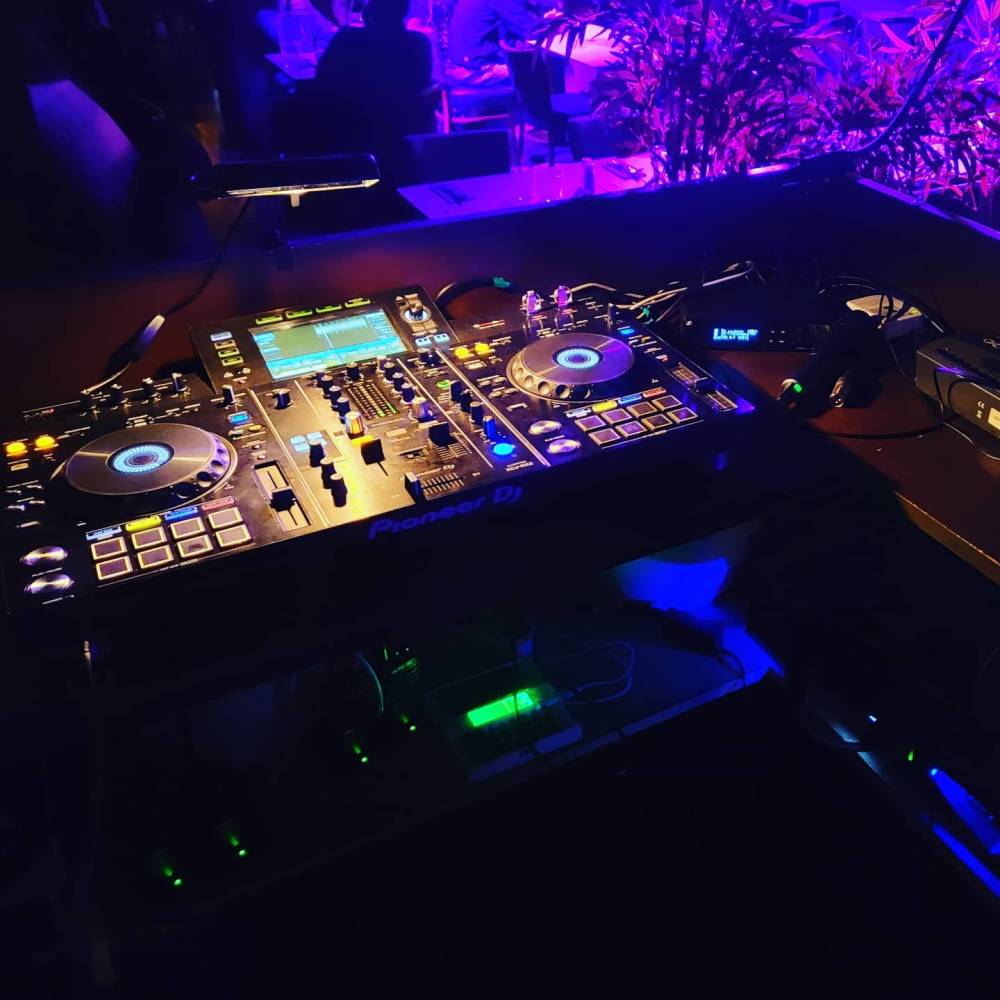 dj set